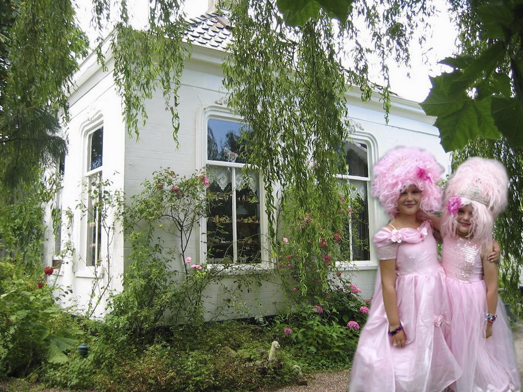Koningin Van Pieterburen Bed & Breakfast Exterior photo